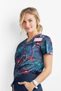 Butter-Soft Pop Circles Navy Women's 1-Pocket V-Neck Tuck-In Print Scrub Top -Cherokee Shop TS452PCNY 100523 3 S HV